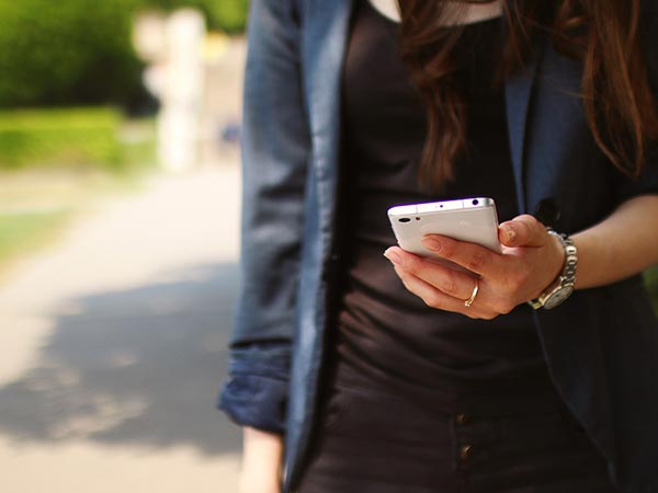 आपके साथ बाहर जाने से कतराए