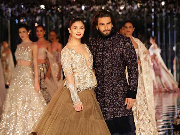 दोनो नजर आए रॉयल अंदाज में 