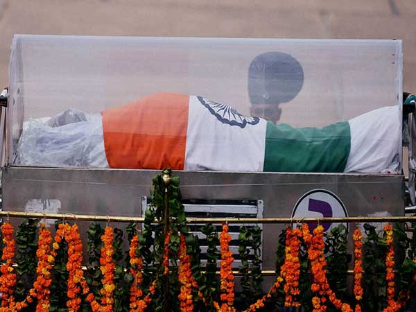 8. कंधा देना 8. कंधा देना