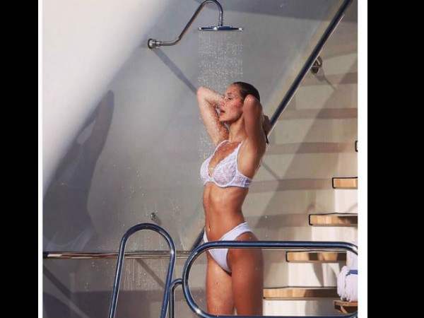  दिखी कॉन्फिडेंस 