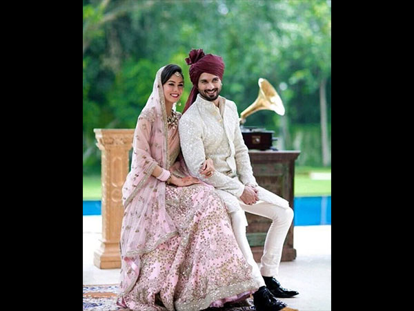  शादी से चर्चा में 