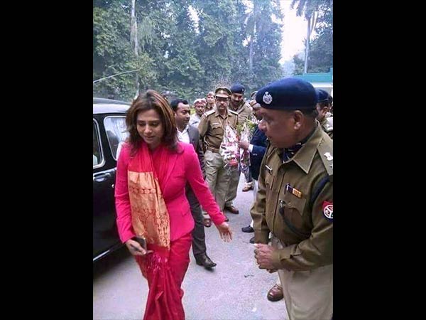 2008 में दोनों बहनें बनी अफसर