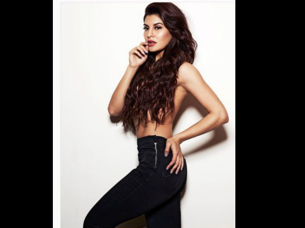 टॉपलेस फोटोशूट 