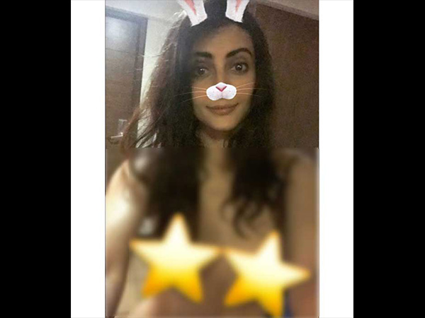  मंदाना करीमी 