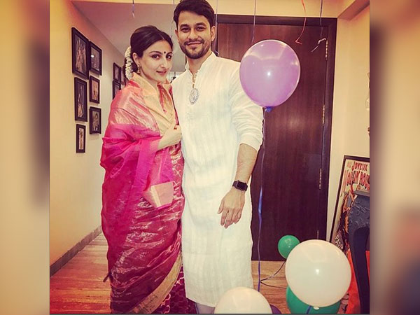 ट्रेडिशनल लुक