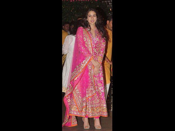 सारा अली खान का देसी अंदाज सारा अली खान का देसी अंदाज