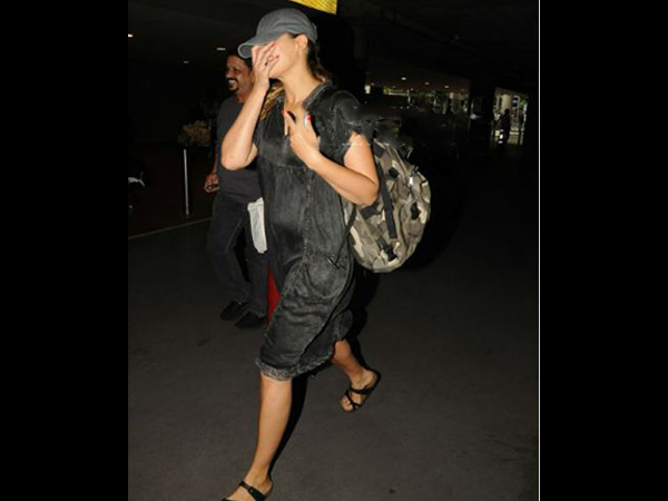 गलत फिटिंग की ड्रेस की वजह से 