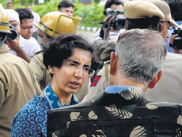 बेखौफ होकर घूमती रही 