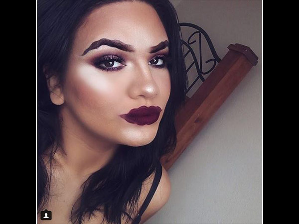 आइब्रो के साथ लिप्‍स भी 