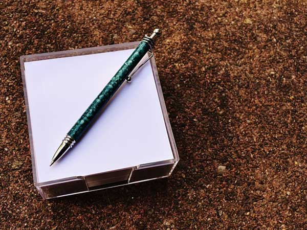 6. ऑटोग्राफ फ्रेम - 