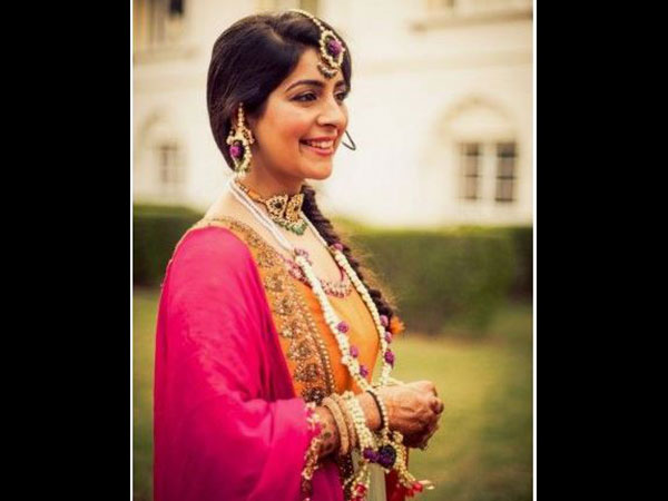 फ्लोरल एसेसरीज़