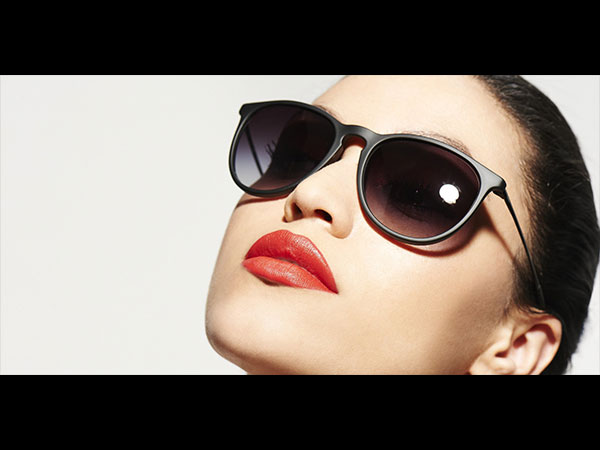 8. एवीएटर्स सनग्लासेजः