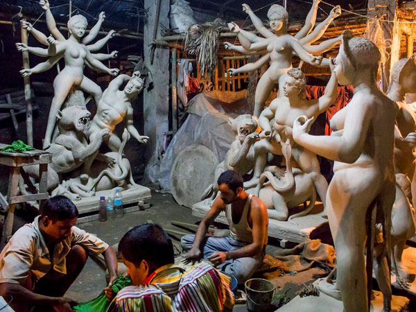 सोनागाछी की मिट्टी के बिना नहीं बनती है मूर्ति 