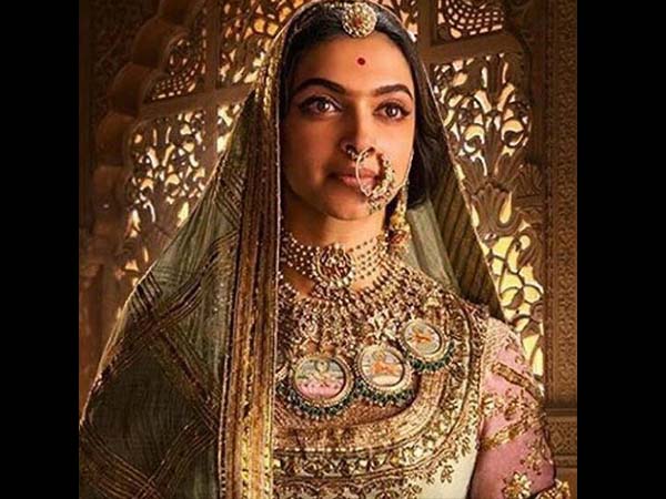 पद्मावती लुक