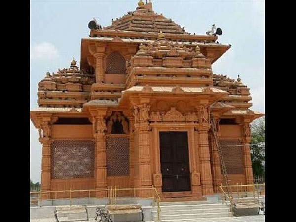 महिला का शरीर बन गया था फूल