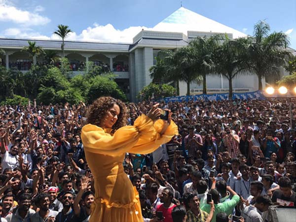 kangana ranaut in bengaluru for simran promotions kangana ranaut in bengaluru for simran promotions
