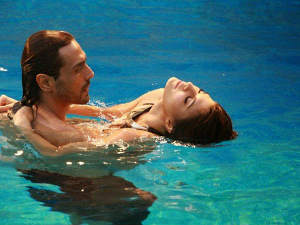 स्वीमिंग पूल/ beach पर