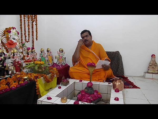 ब्रह्मणों या मुनियों को