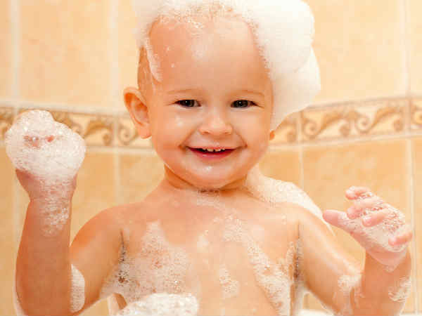 शिशु को नहलाने का तरीका