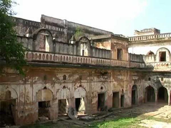 बेगम ने नाम रखा था राजमहल