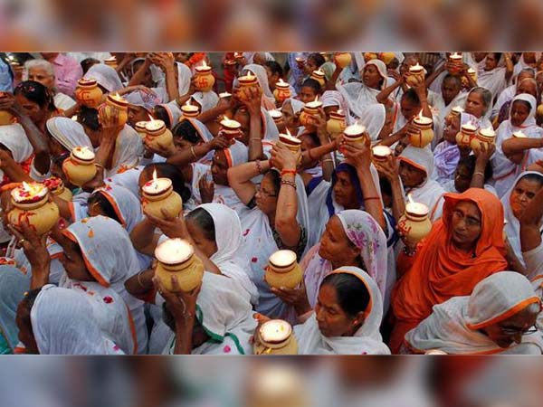 सुलभ अंतर्राष्‍ट्रीय और वृंदावन की विधवाएं 