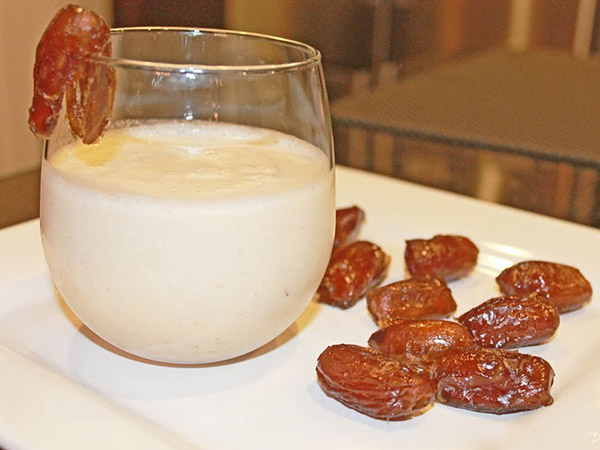 दूध और छुहारा