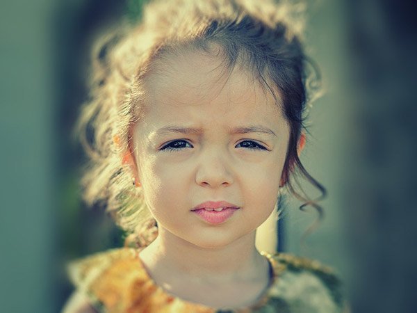 बादाम के आकार की आंखें