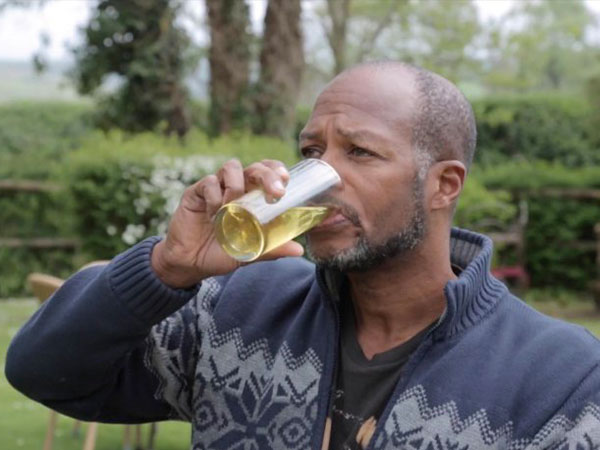 डेव मर्फी नाम है