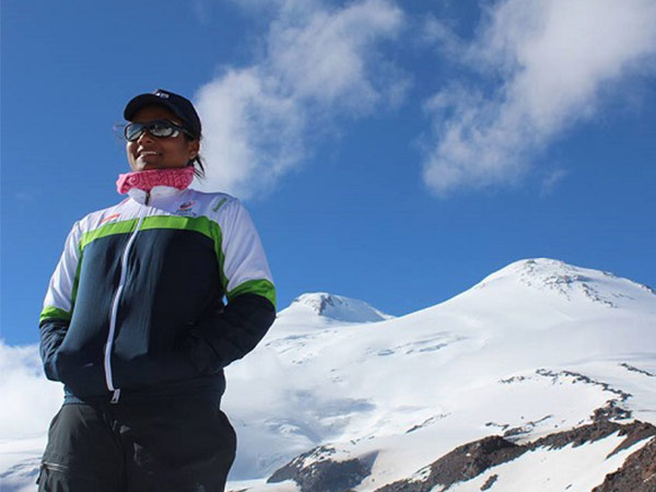 पूरी रात पड़ी रहीं रेलवे ट्रैक के किनारे