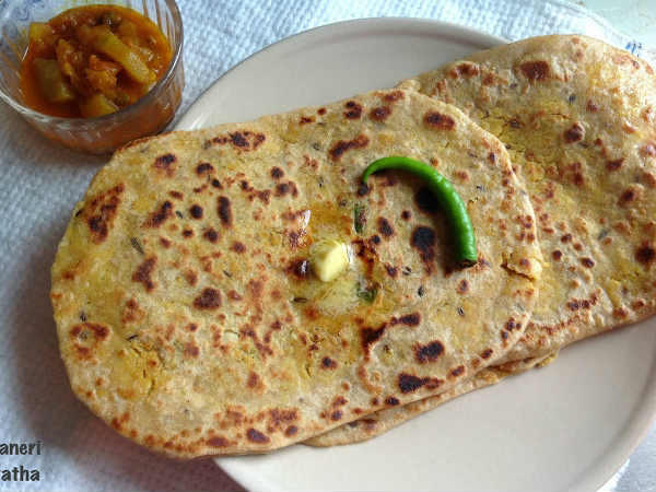 Ajwain Mirchi Paratha Recipe 