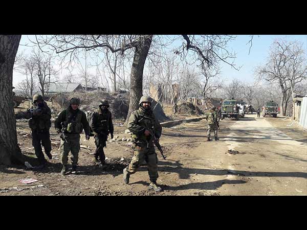 घुसपैठ से परेशान थे गांव वाले