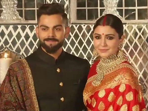  अनुष्‍का की बिंदी और सिंदूर ने चुराया दिल 