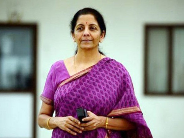 पहली डिफेंस मिनिस्‍टर: निर्मला सीतारमण 
