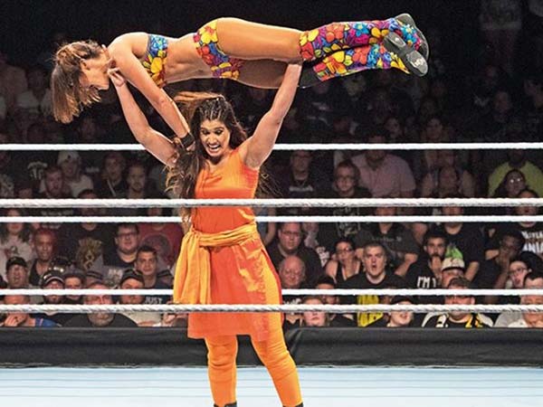  कविता देवी 