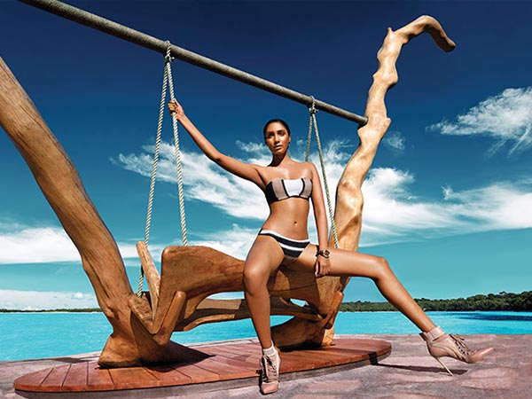 नवम्‍बर, प्रियंका मूडले 