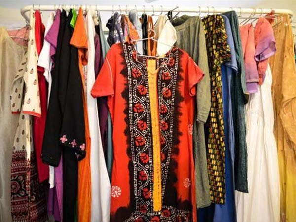 स्कूल यूनिफॉर्म से गाउन तक 