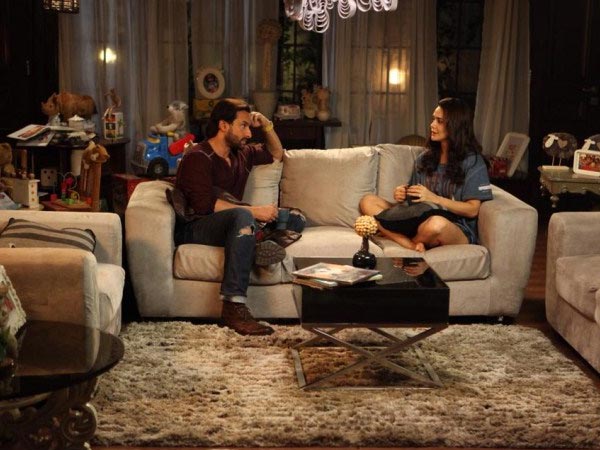 होटल का रुम बुक कराया 