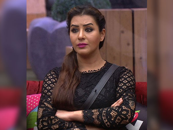 ब्‍लैक में लगती है कमाल