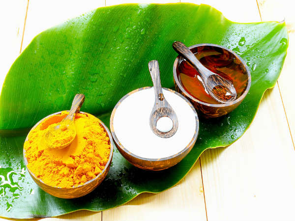 8. हल्‍दी और दूध: 