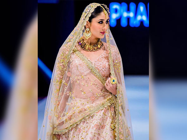 सॉफ्ट पीच कलर का लहंगा पहना था.. सॉफ्ट पीच कलर का लहंगा पहना था..