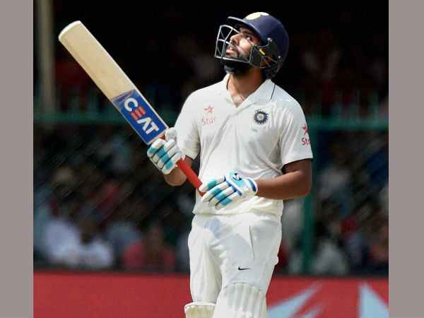  अब तक तीन बार वन डे क्रिकेट में दोहरा शतक लगा चुके हैं