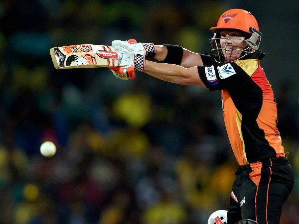  शिखर आईपीएल में भी धमाल मचा चुके हैं