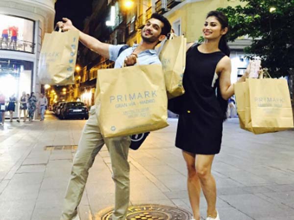 3. उसकी पसंद का कोई प्‍यारा सा गिफ्ट दें 