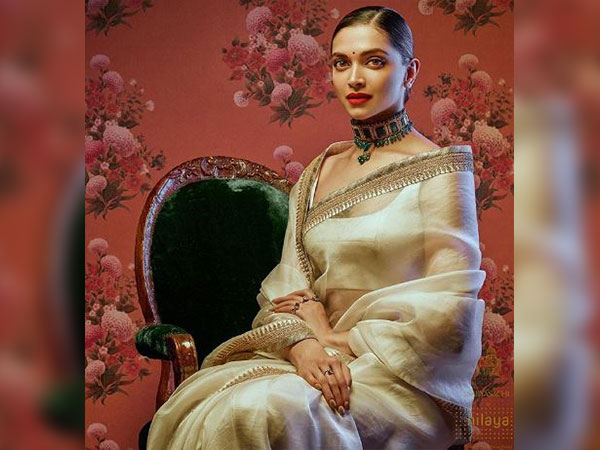 ग्रेसफुल लुक 