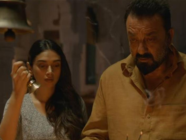 नजरें नहीं मिला पाती हूं 