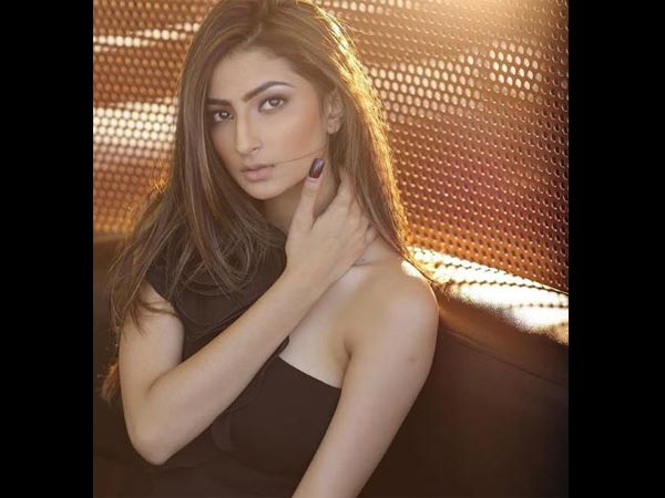 1.73 लाख फलोअर्स 