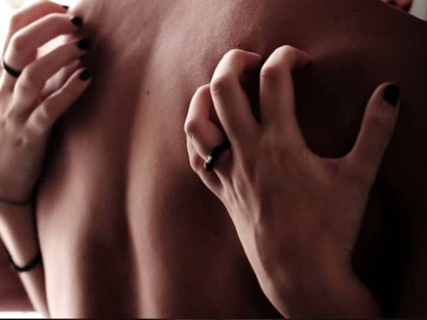 7. याद की निशानी के तौर पर 