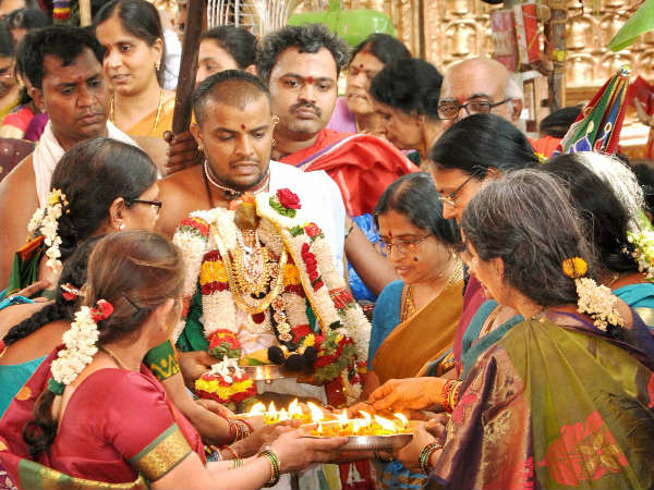 4. Periods में पूजा नहीं करनी चाहिये 