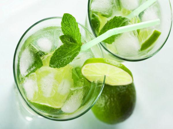 3) इन्फ्यूज्ड वाटर डिटॉक्स करने में मदद करता है