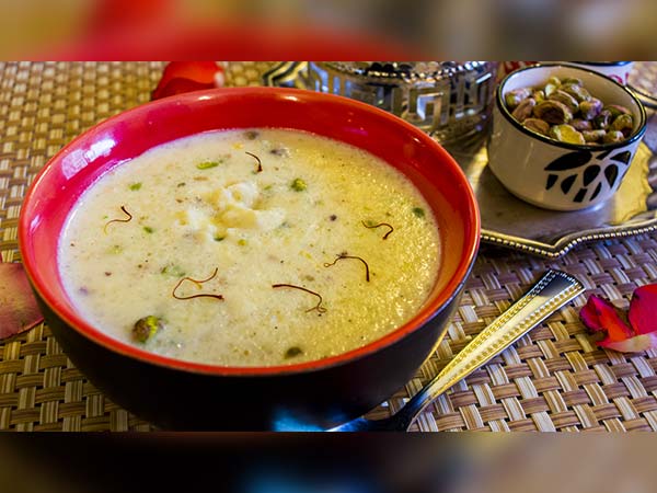 कैसे बनाएं केसर पिस्‍ता फिरनी,